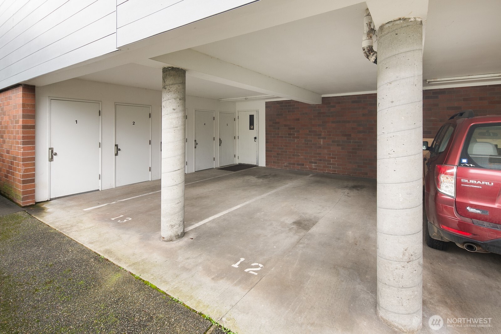 2328 Fairview Avenue E Unit: 201