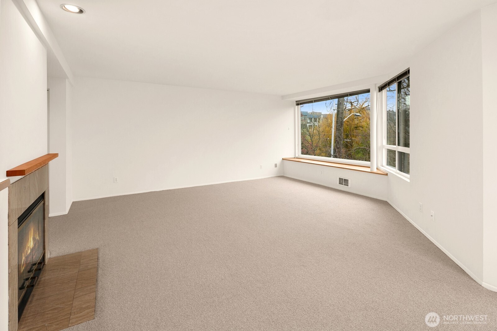 2328 Fairview Avenue E Unit: 201