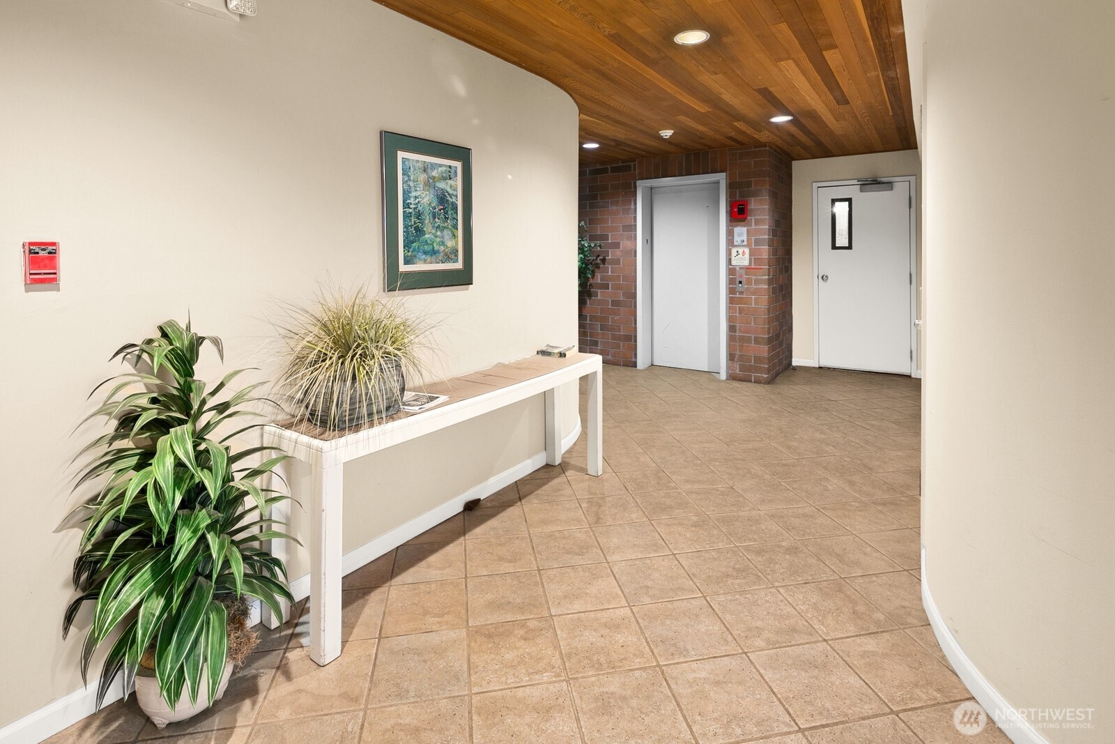 2328 Fairview Avenue E Unit: 201