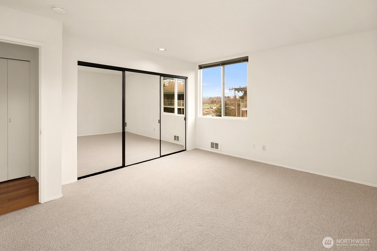 2328 Fairview Avenue E Unit: 201