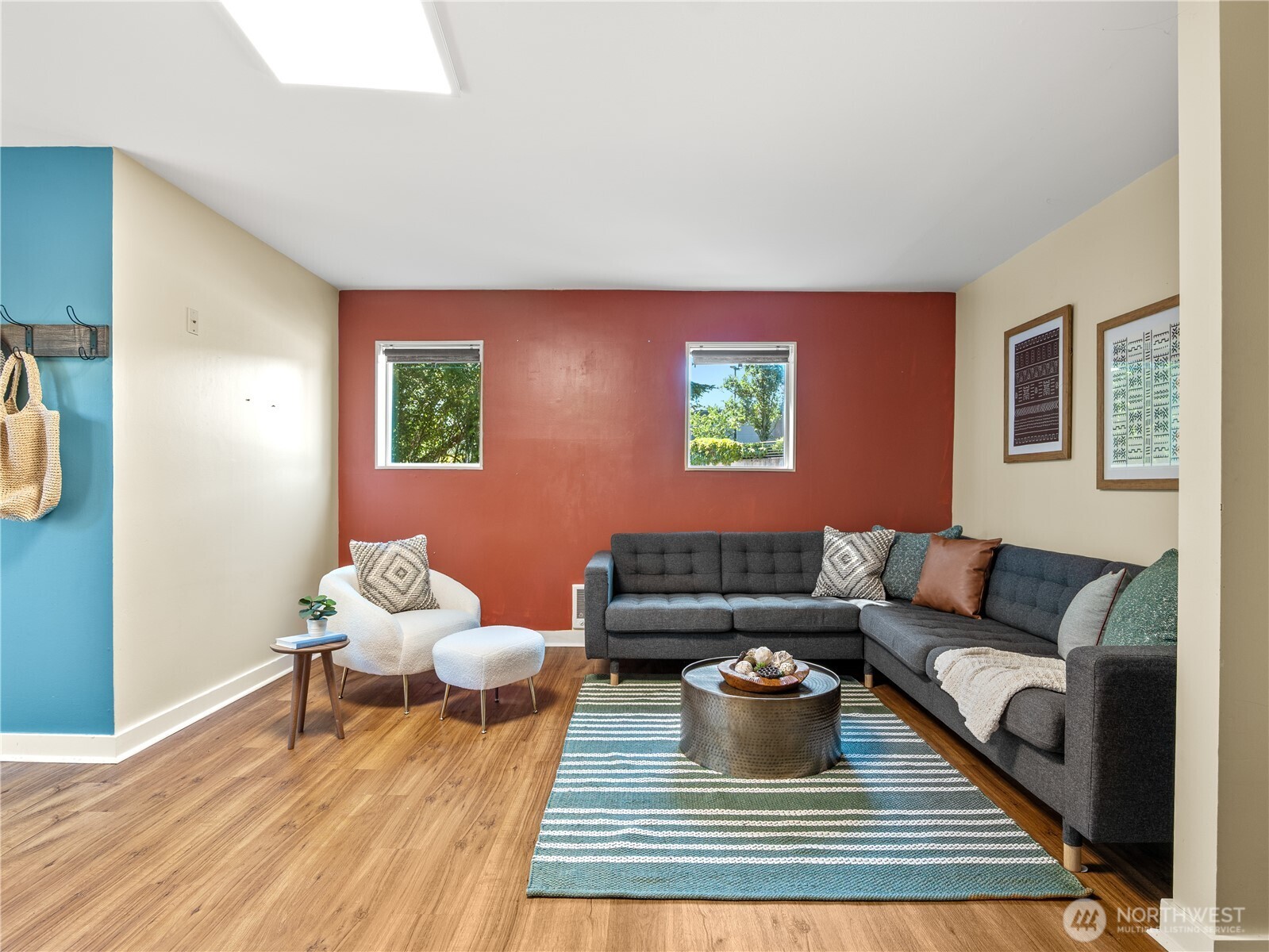 465 Winslow Way E Unit: 108