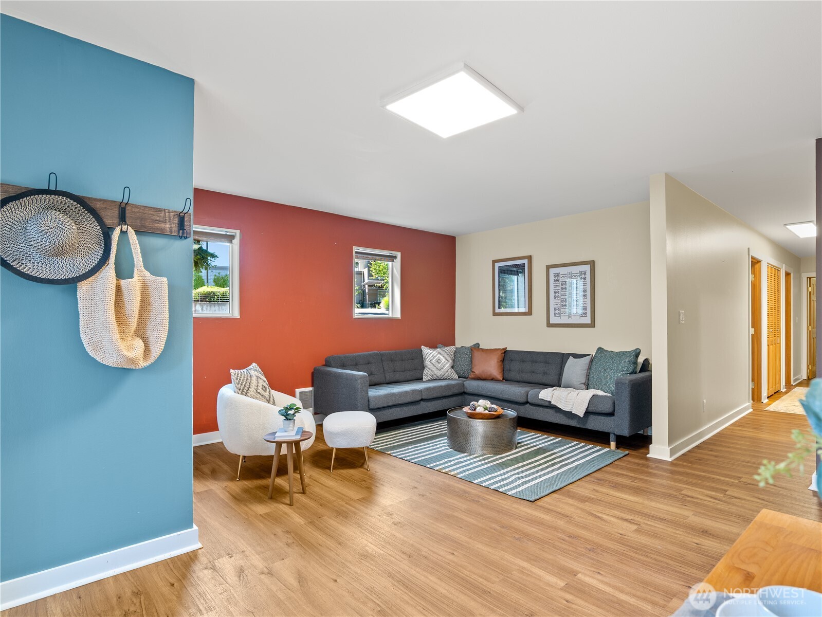 465 Winslow Way E Unit: 108