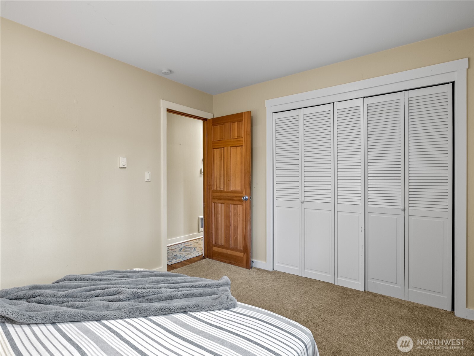 465 Winslow Way E Unit: 108