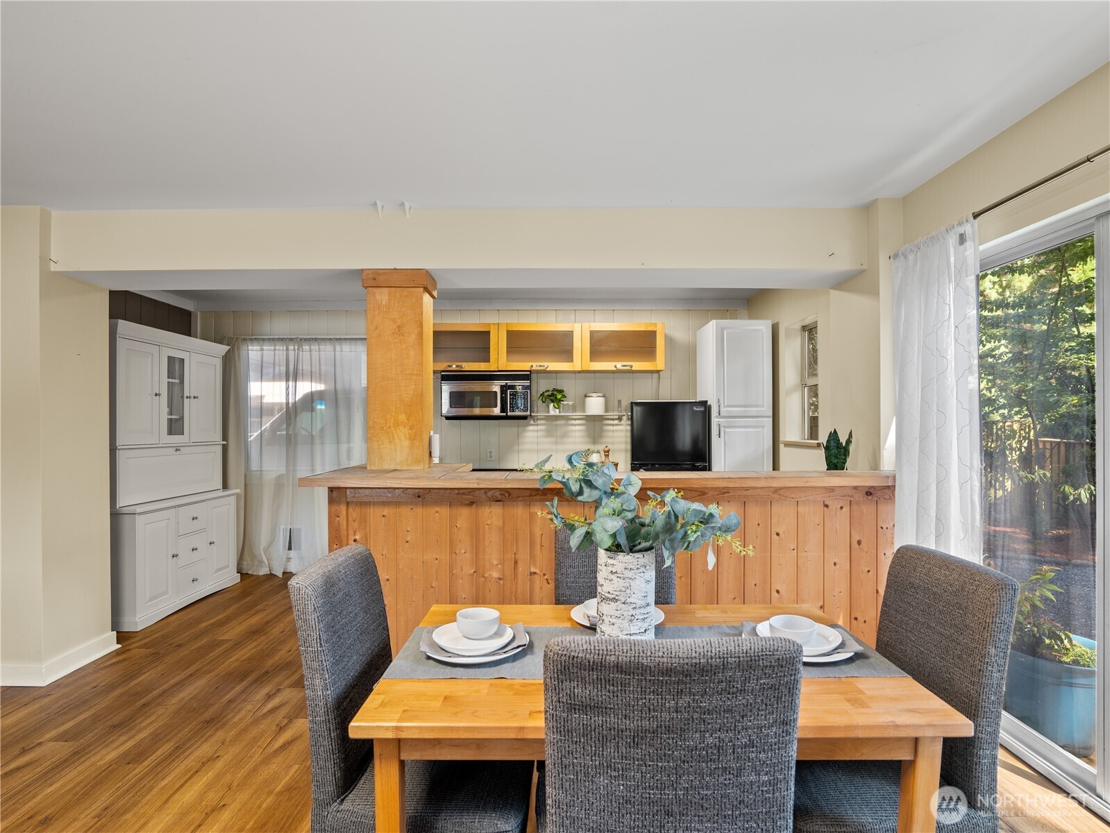 465 Winslow Way E Unit: 108