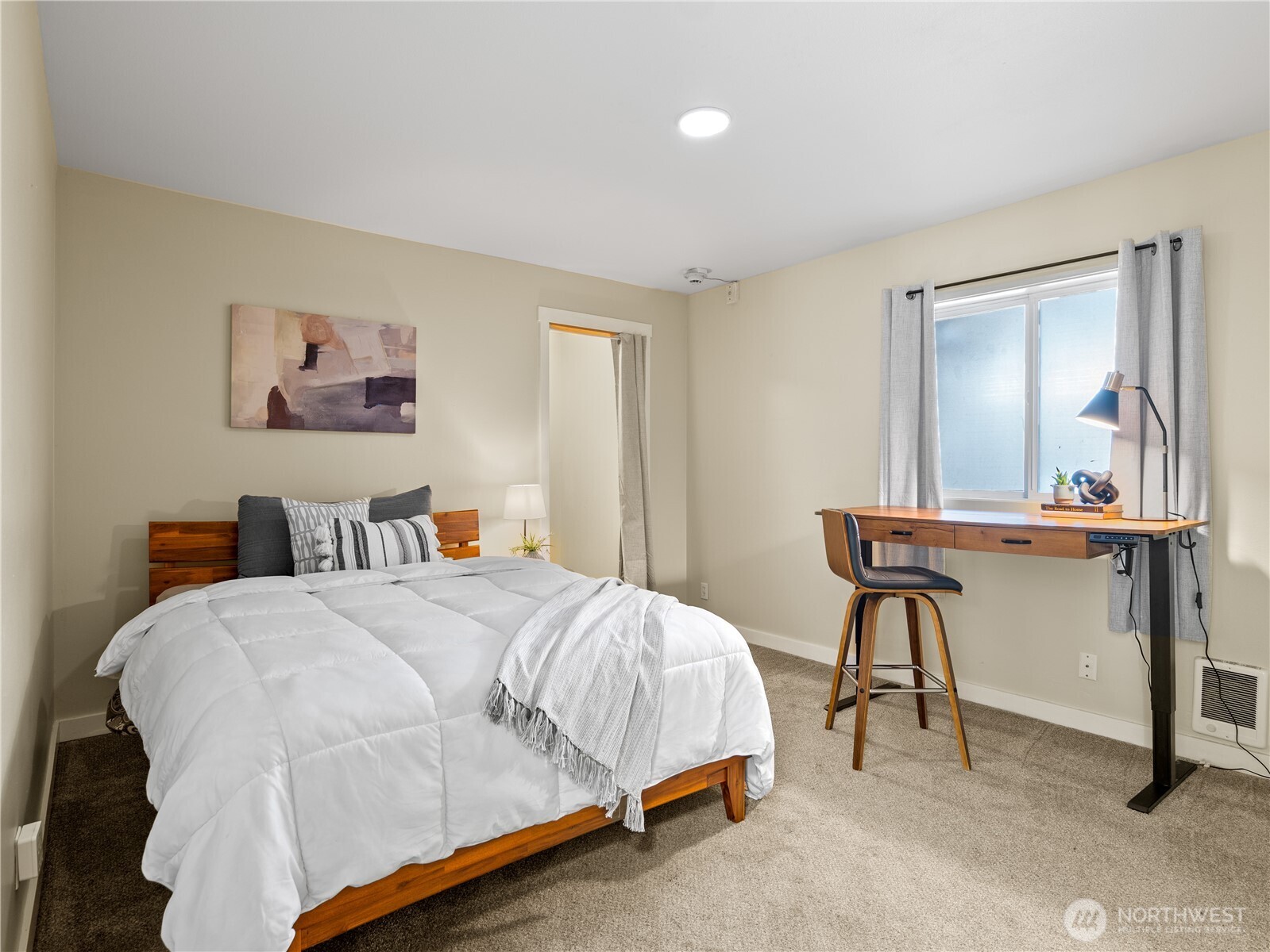465 Winslow Way E Unit: 108