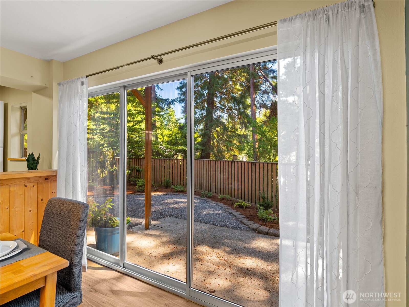 465 Winslow Way E Unit: 108