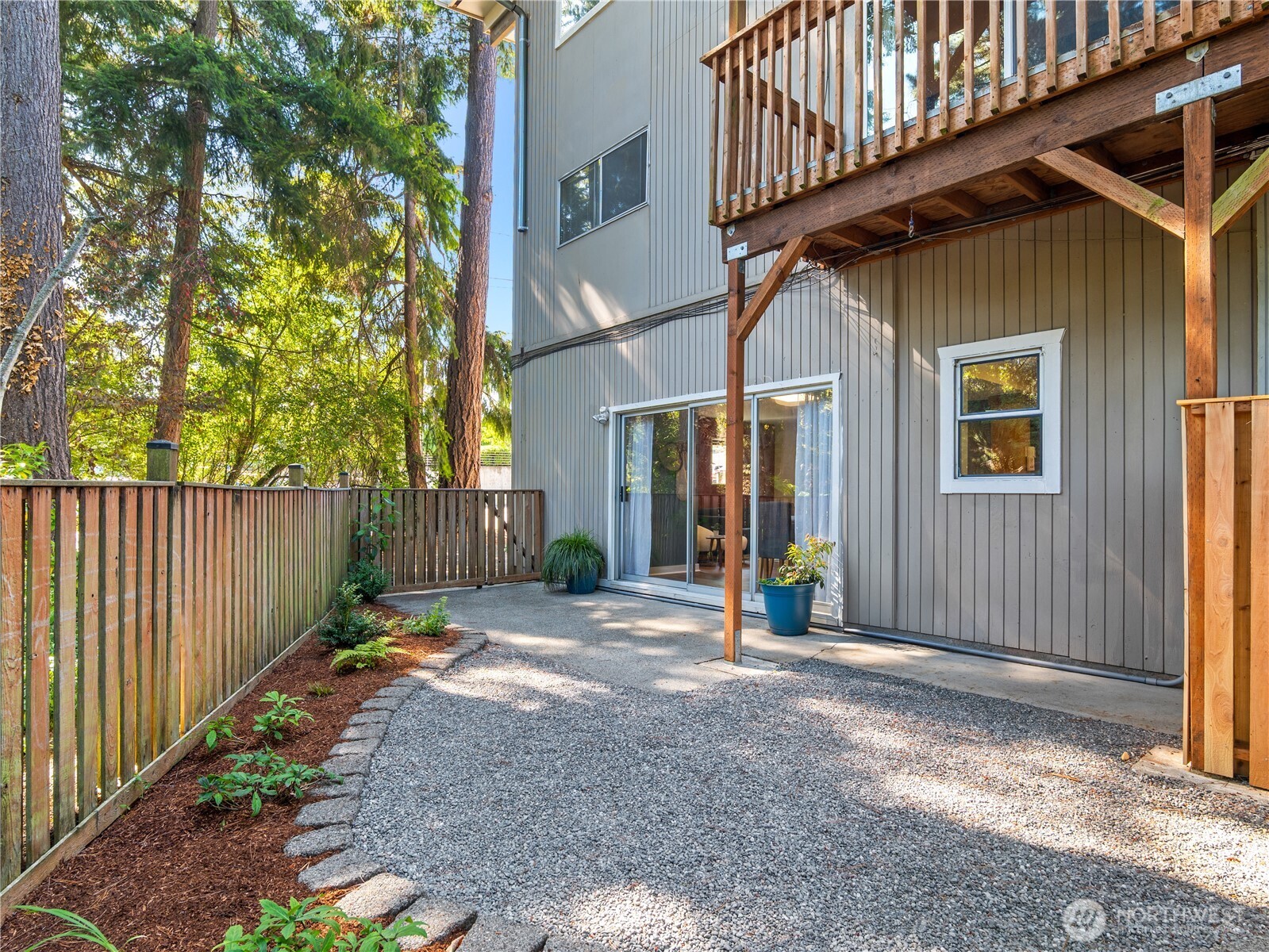 465 Winslow Way E Unit: 108