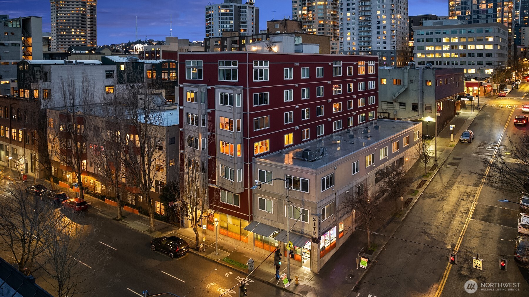 2504 Western Avenue Unit: 422