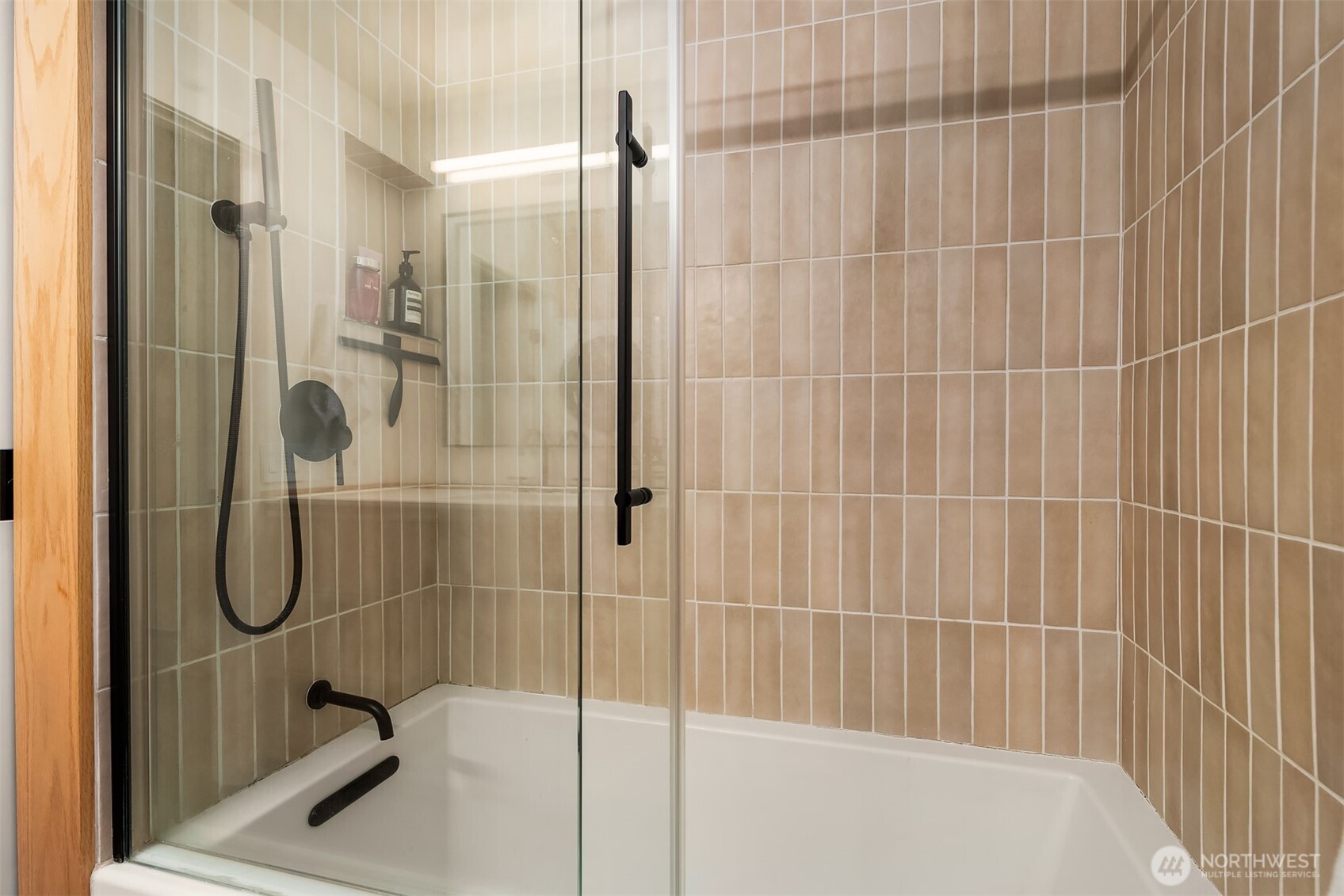 2504 Western Avenue Unit: 422