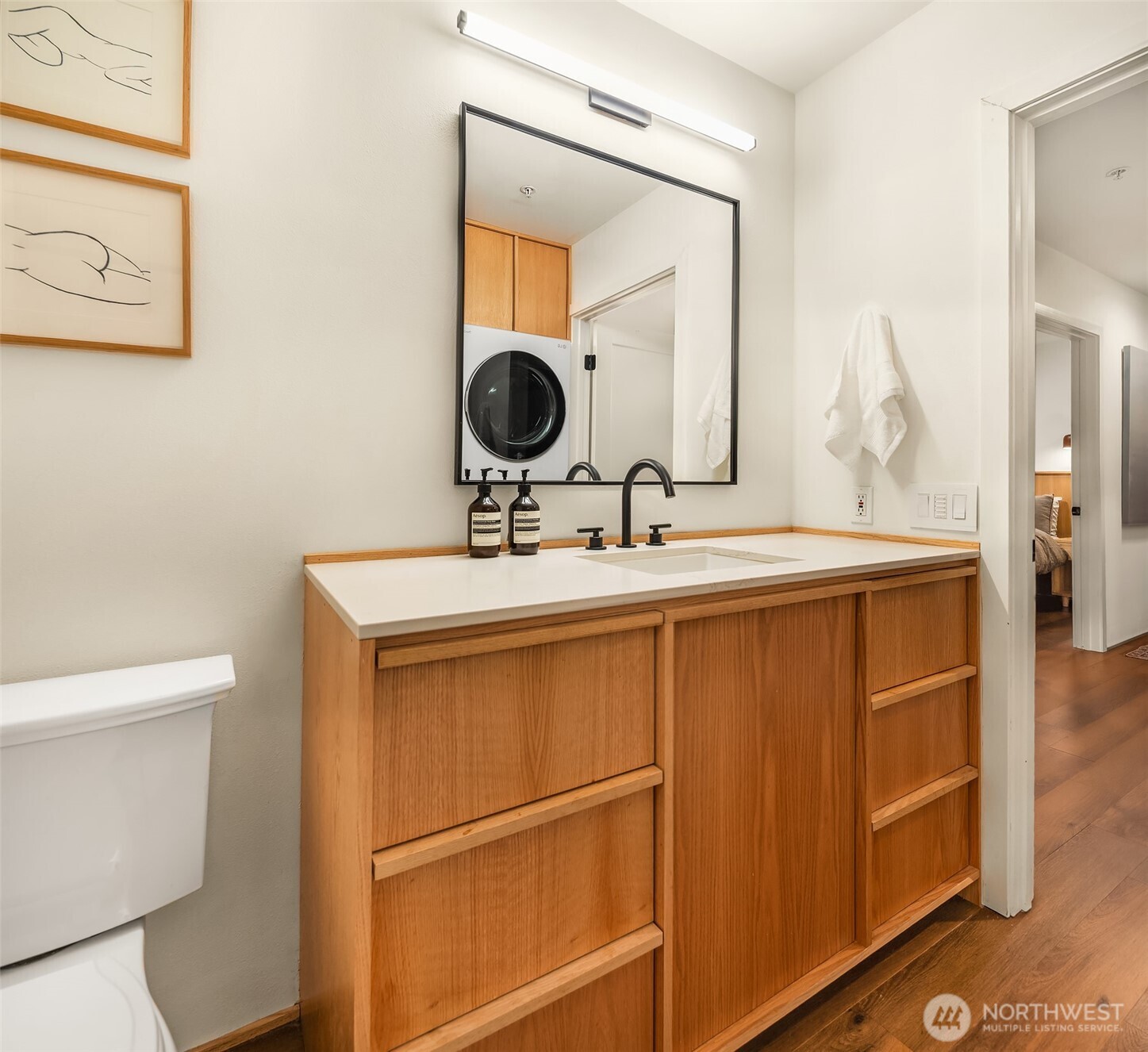 2504 Western Avenue Unit: 422