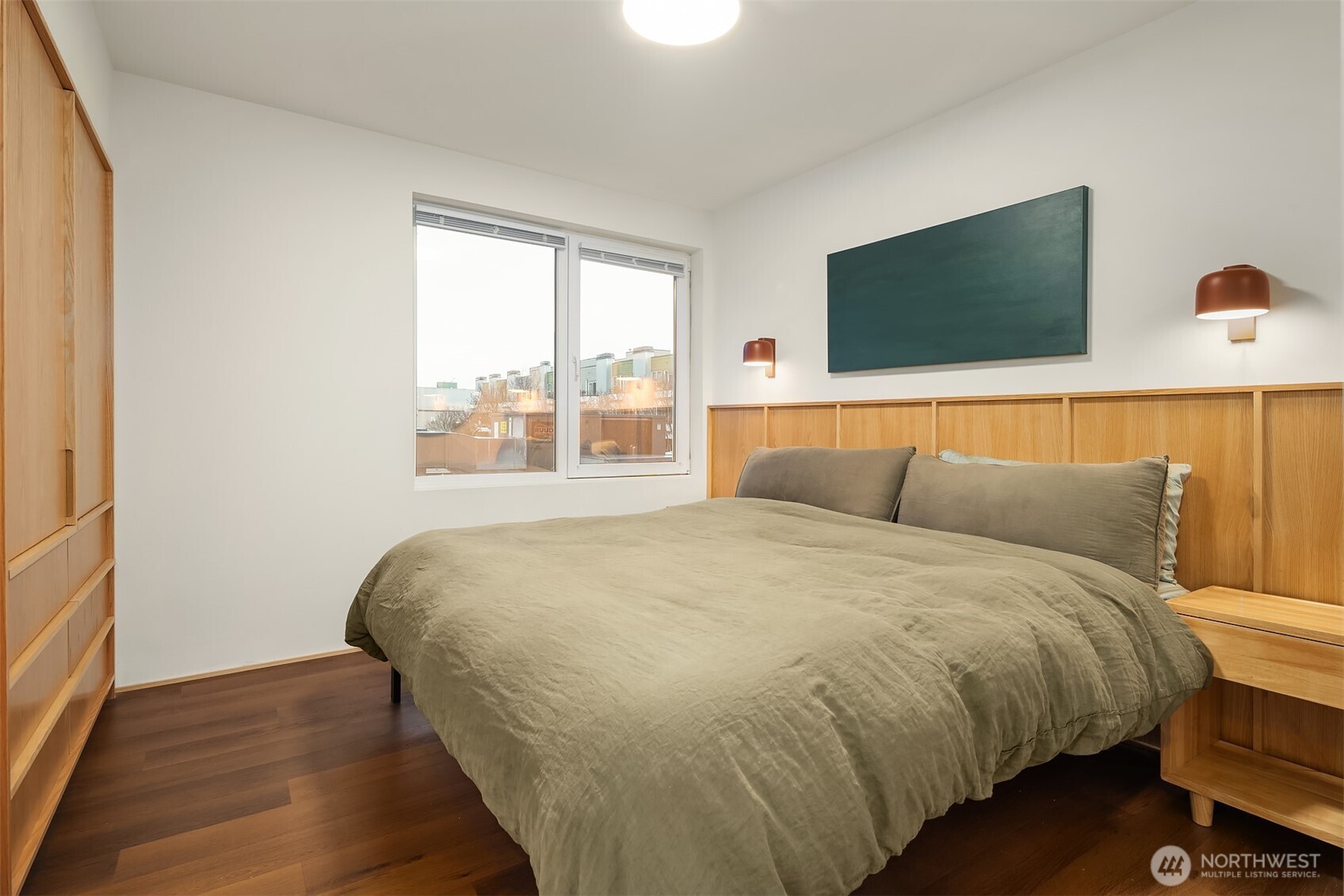 2504 Western Avenue Unit: 422