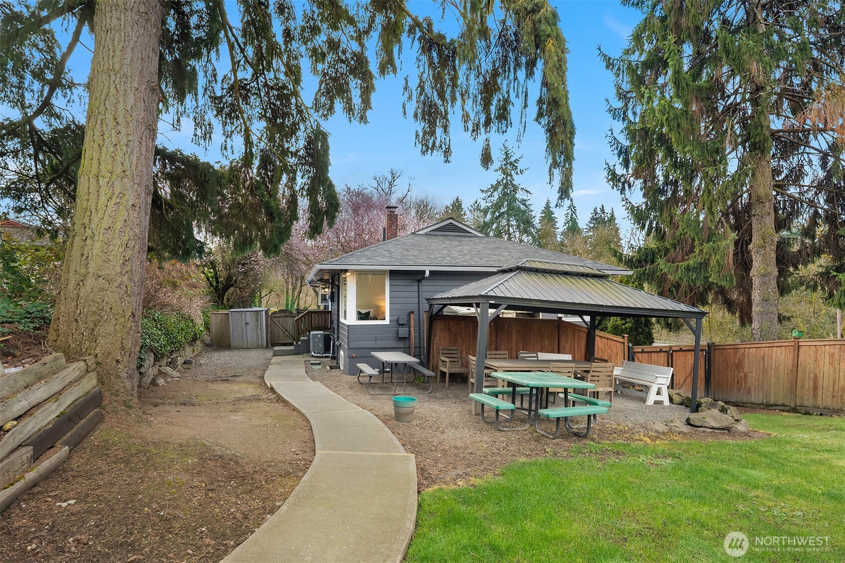 9009 Canyon Rd