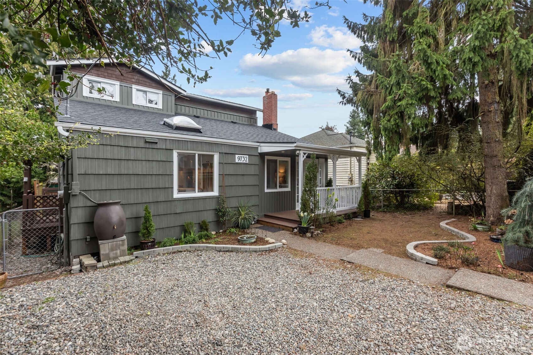 9732 15th Avenue NE