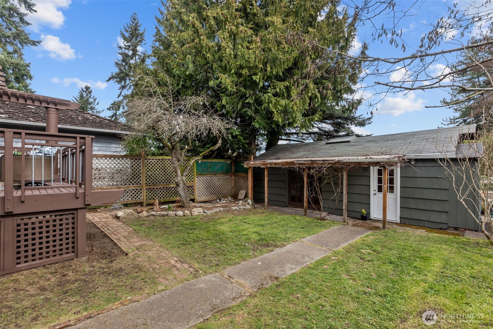 9732 15th Avenue NE