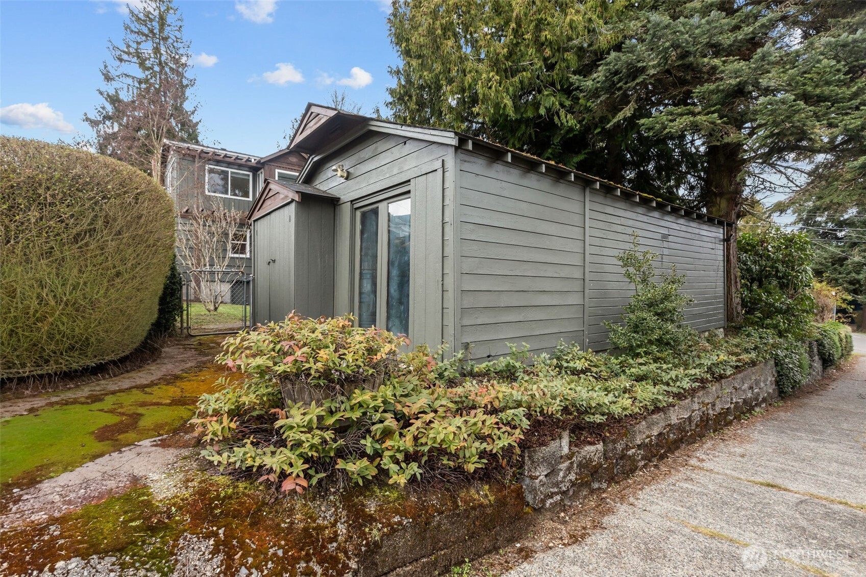 9732 15th Avenue NE