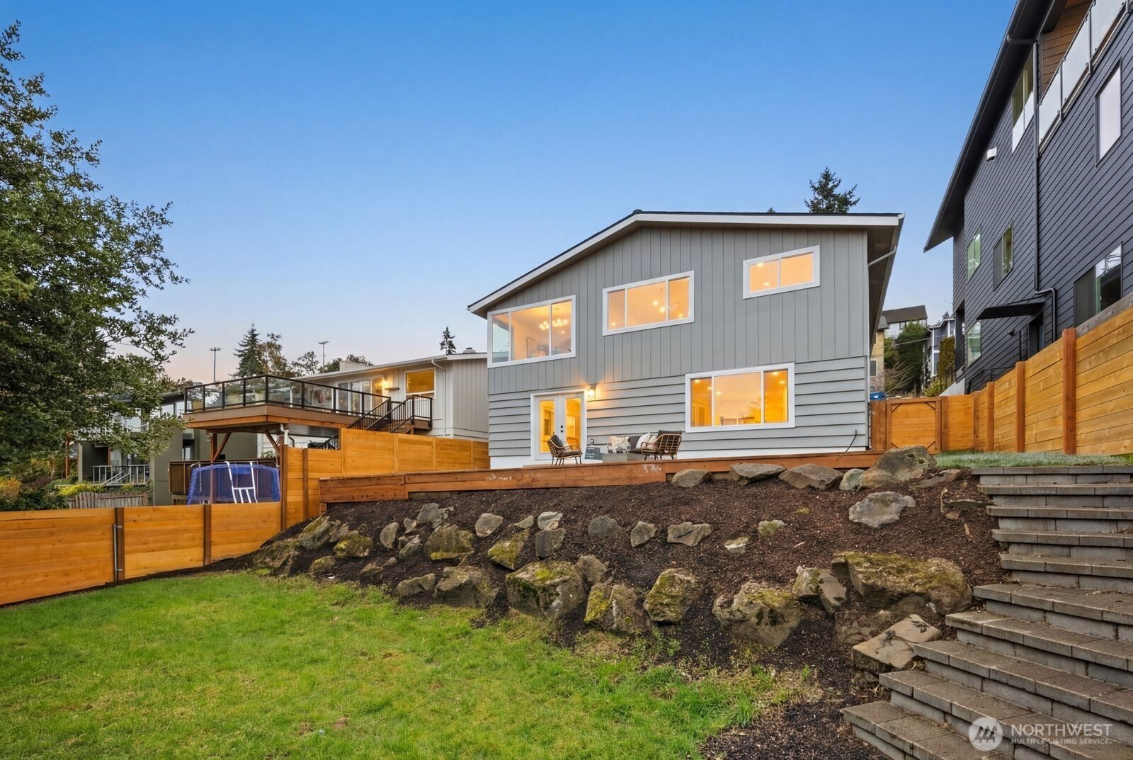 3232 26th Avenue W