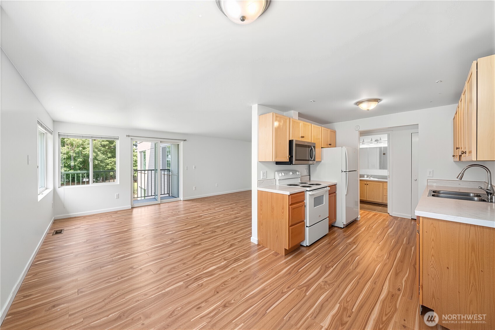 11556 Greenwood Avenue N Unit: 105