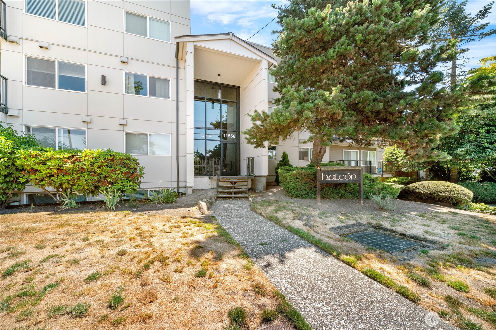 11556 Greenwood Avenue N Unit: 105