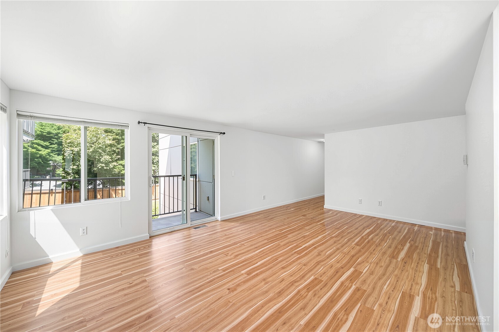 11556 Greenwood Avenue N Unit: 105
