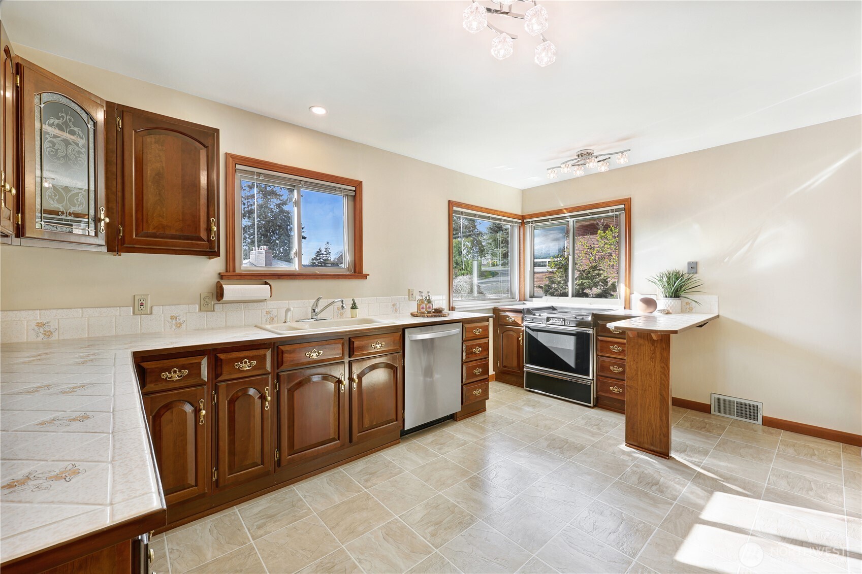 10850 Marine View Drive SW