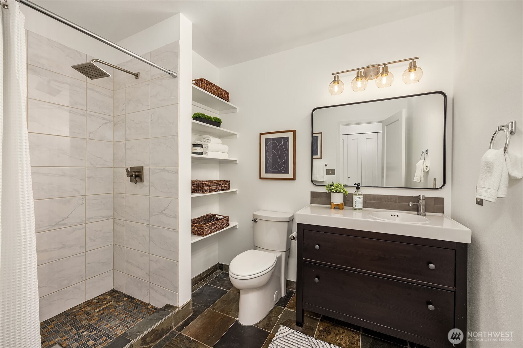 600 Malden Avenue E Unit: 102
