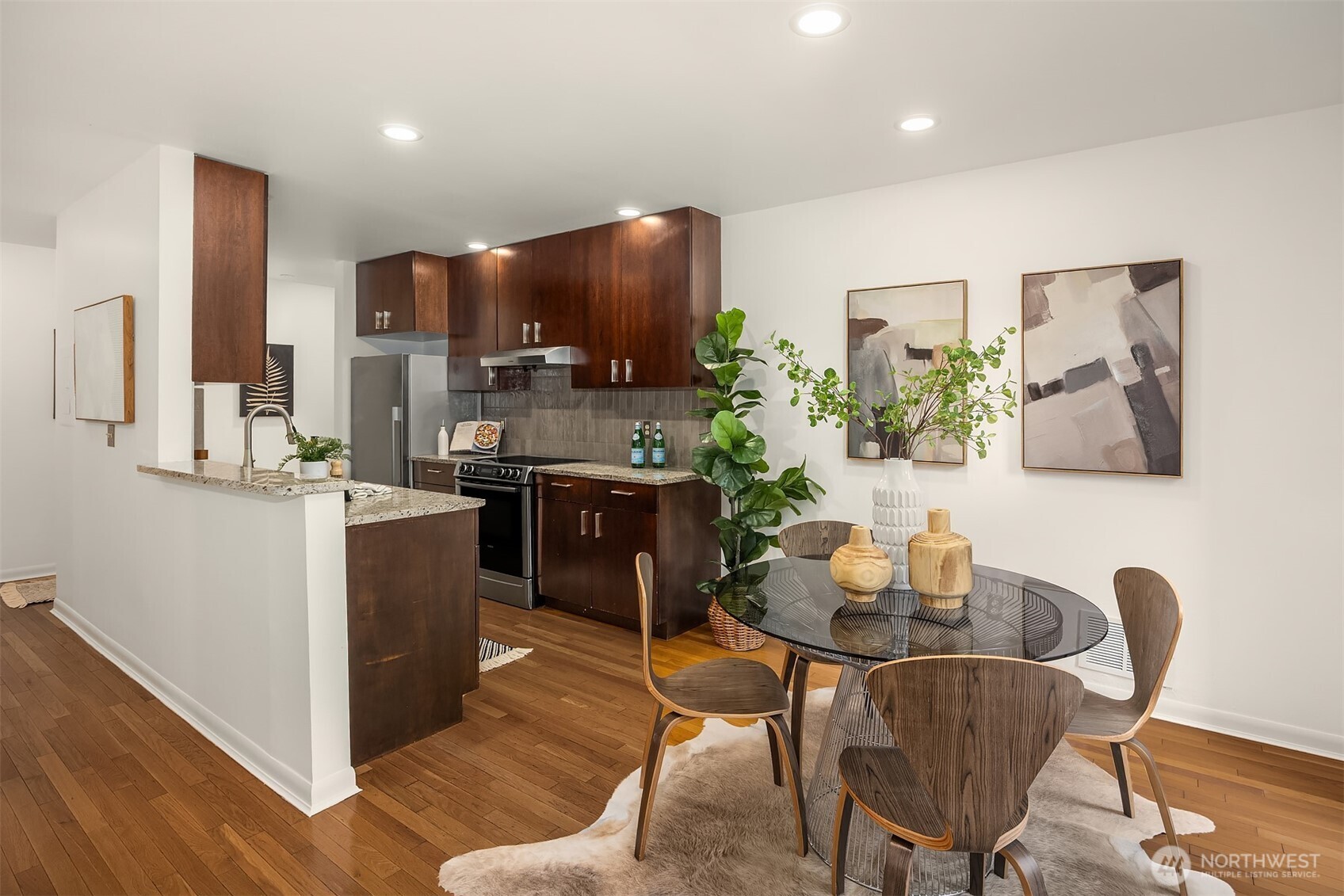 600 Malden Avenue E Unit: 102