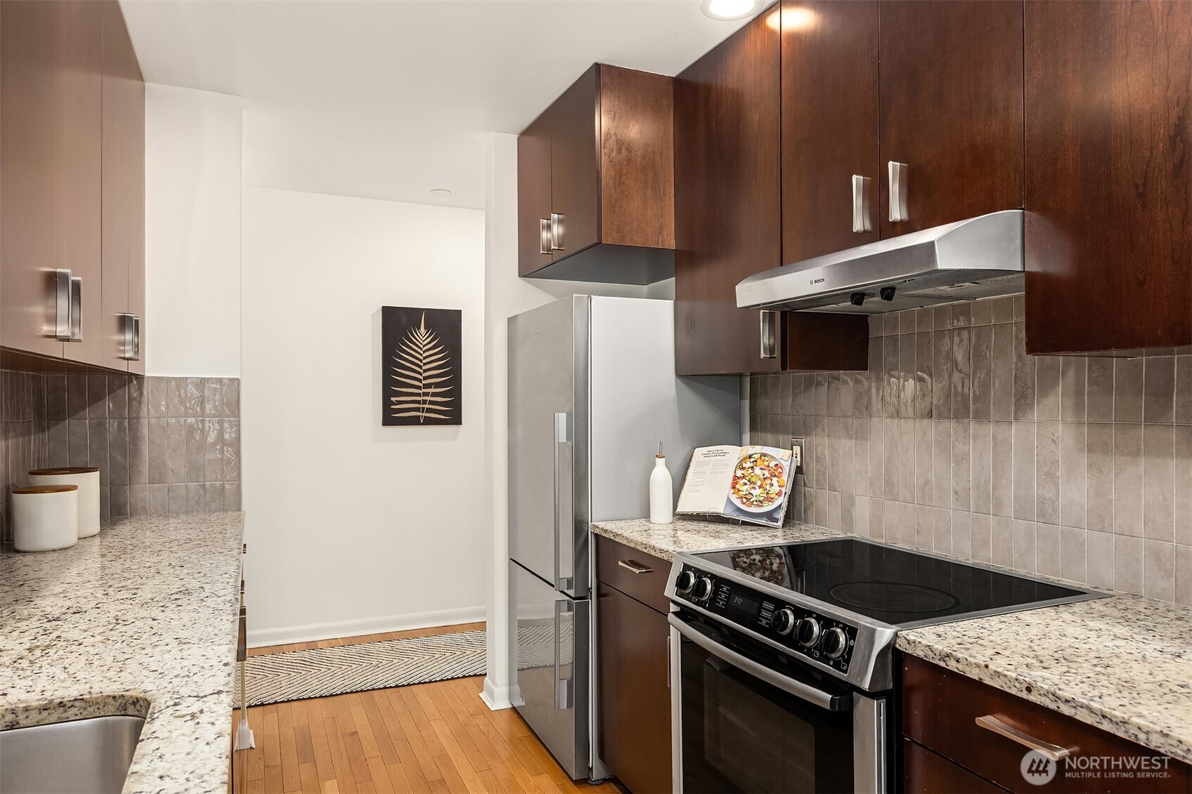 600 Malden Avenue E Unit: 102