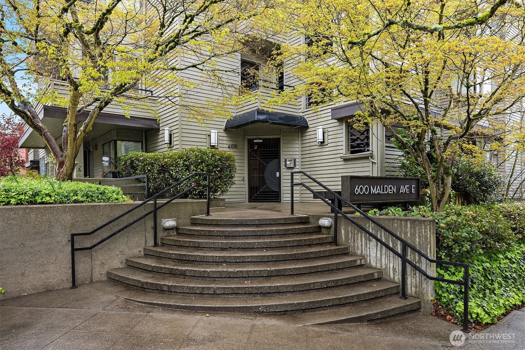 600 Malden Avenue E Unit: 102