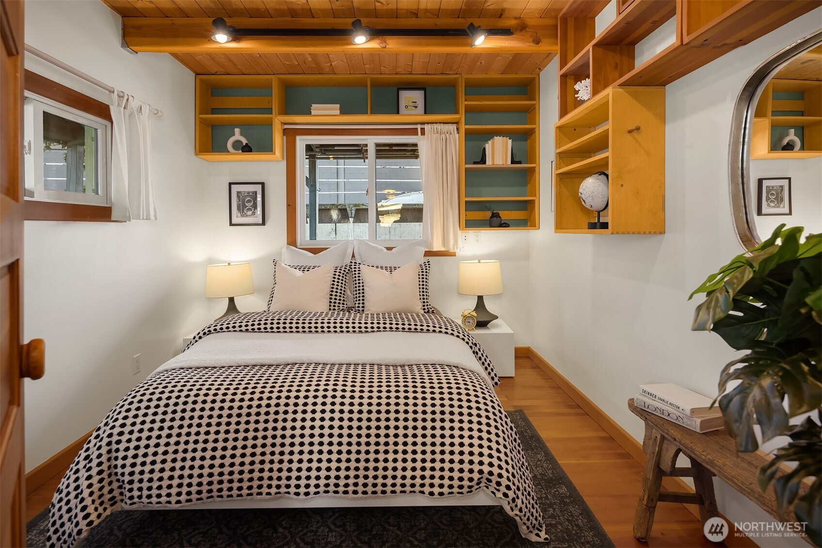 2321 Fairview Avenue E Unit: 4