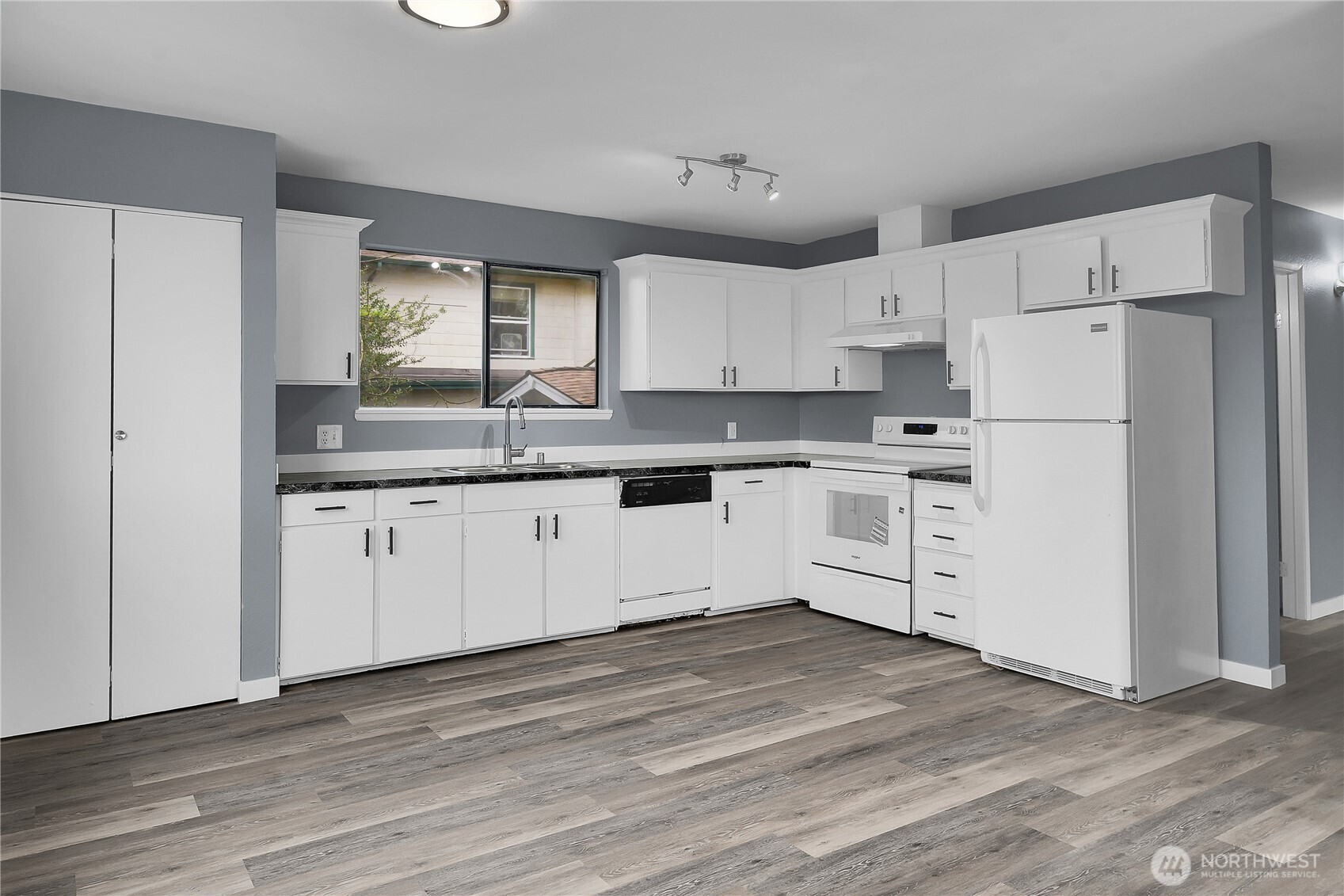 338 16th Avenue Unit: B