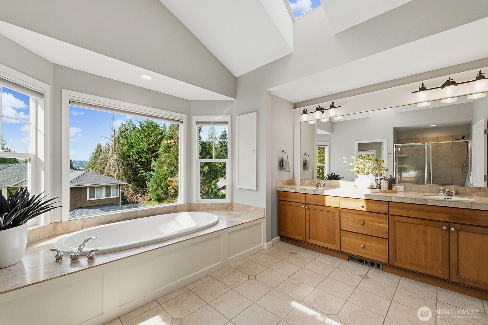 6323 NE 130th Place