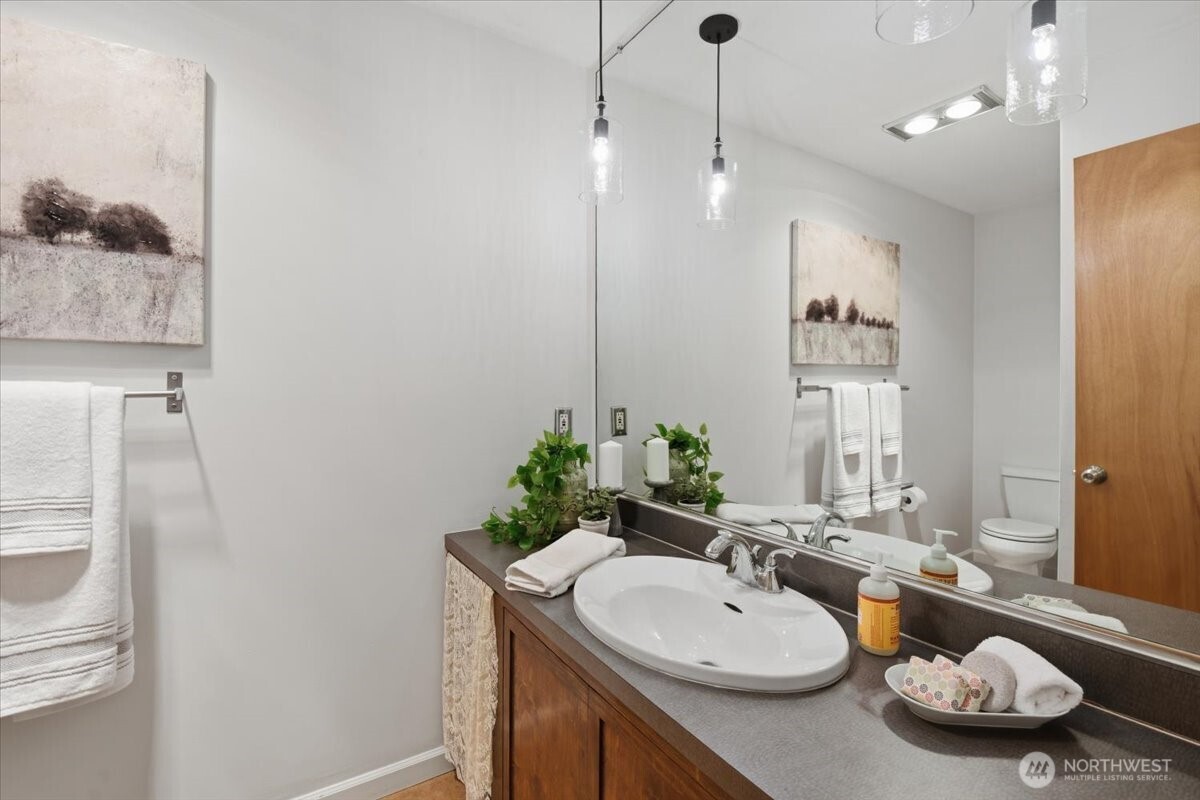 2552 14th Avenue W Unit: 203
