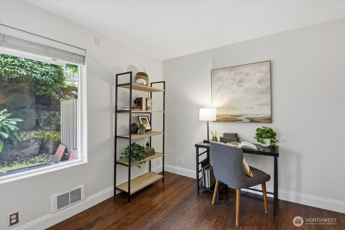 2552 14th Avenue W Unit: 203