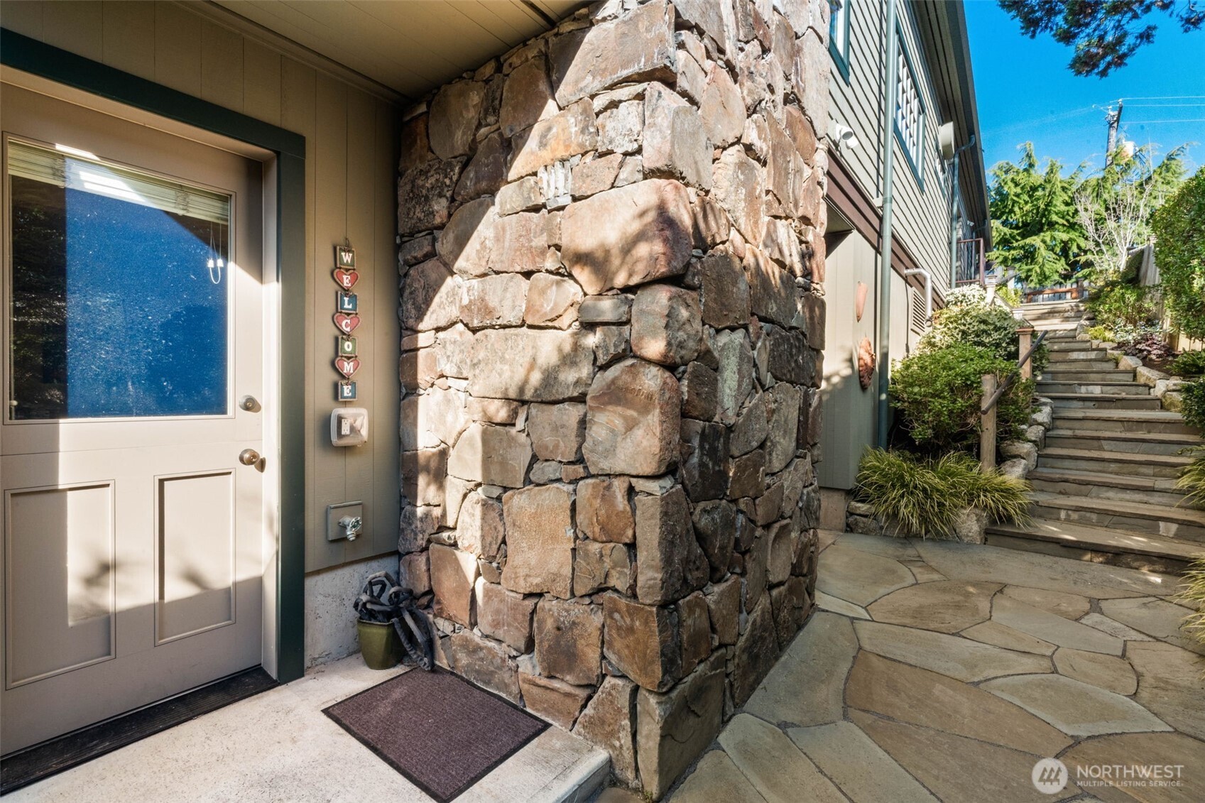 1121 Irene Place NE