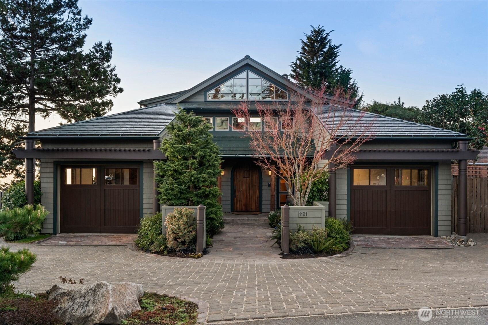 1121 Irene Place NE
