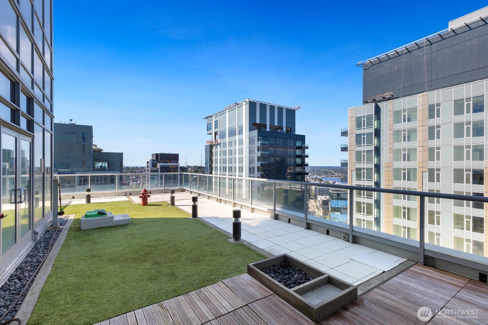 588 Bell Street Unit: 2102S