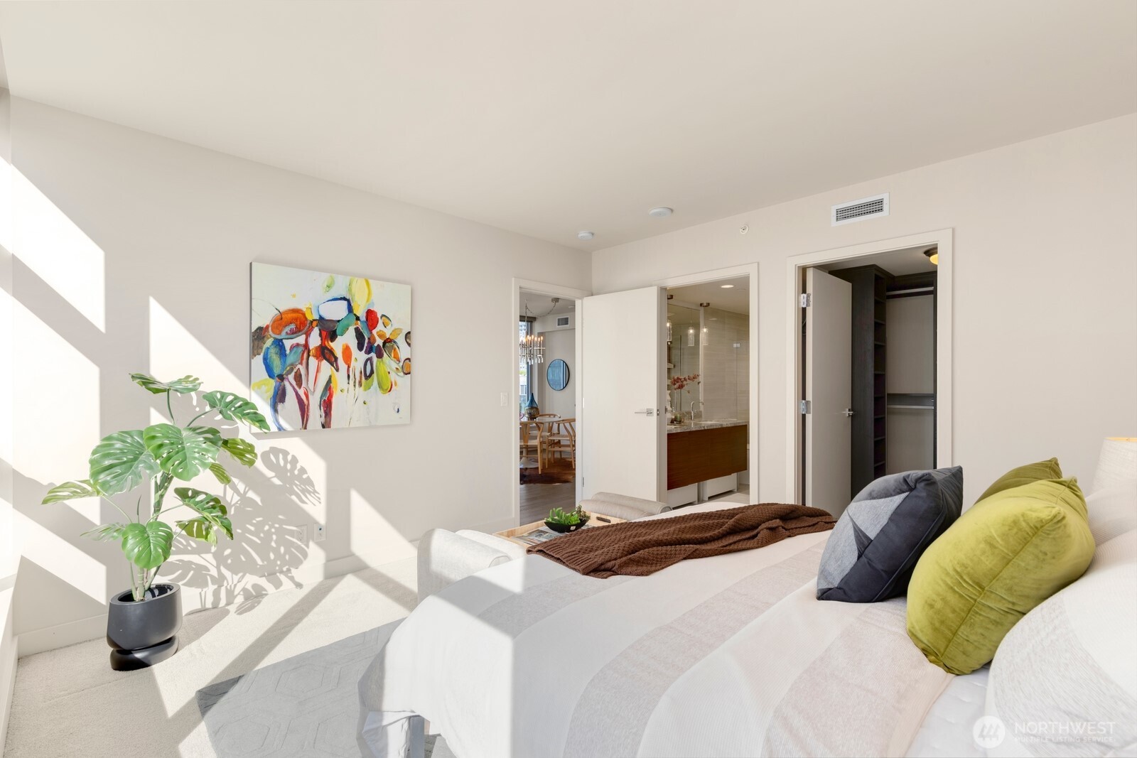 588 Bell Street Unit: 2102S