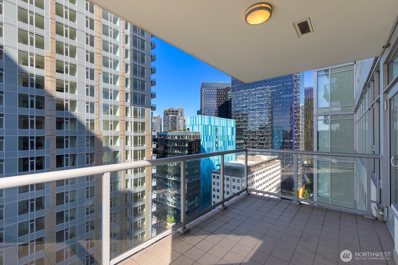588 Bell Street Unit: 2102S
