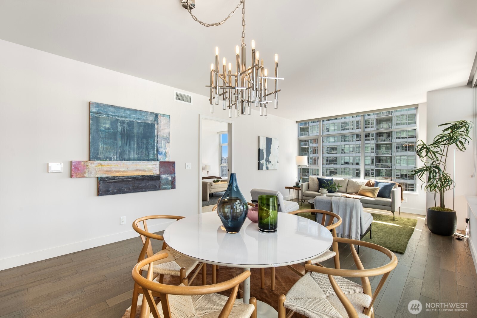 588 Bell Street Unit: 2102S