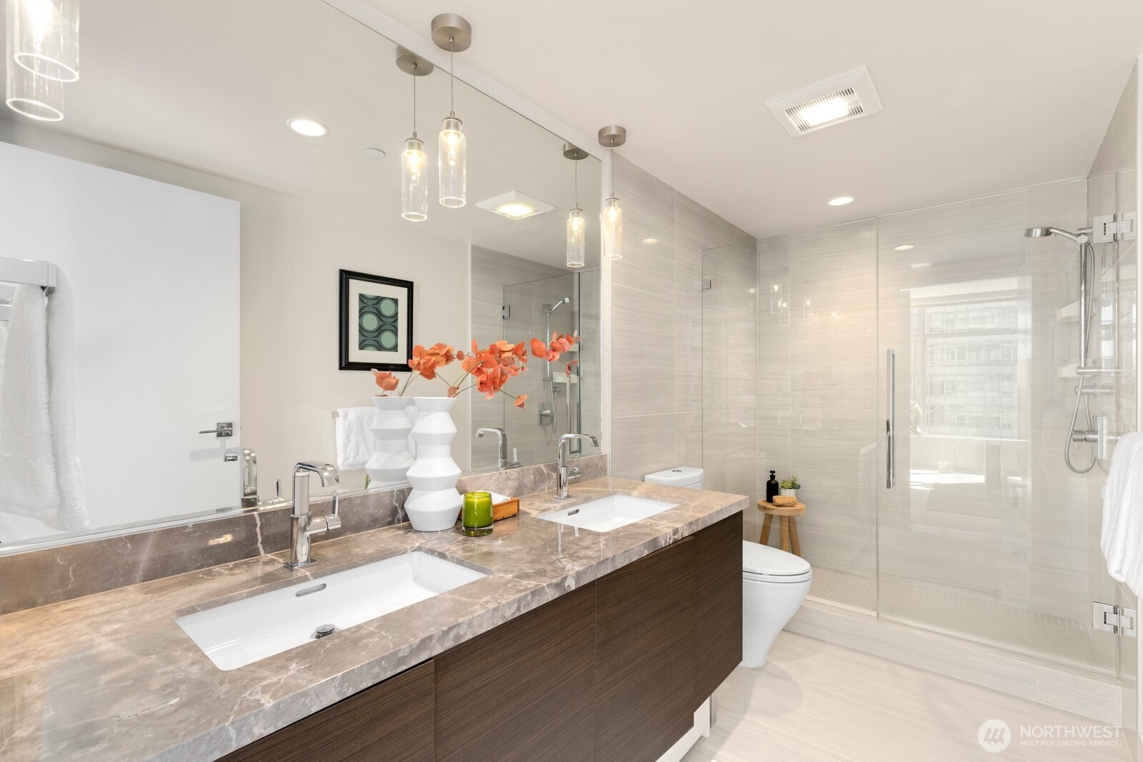 588 Bell Street Unit: 2102S