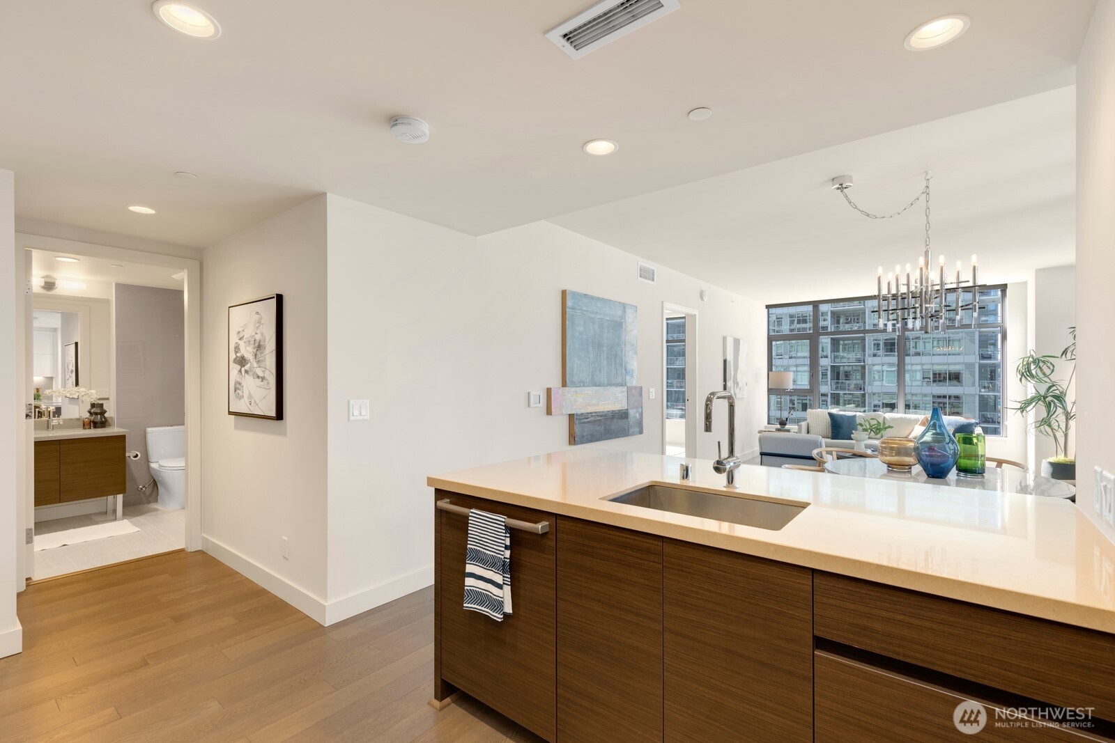 588 Bell Street Unit: 2102S