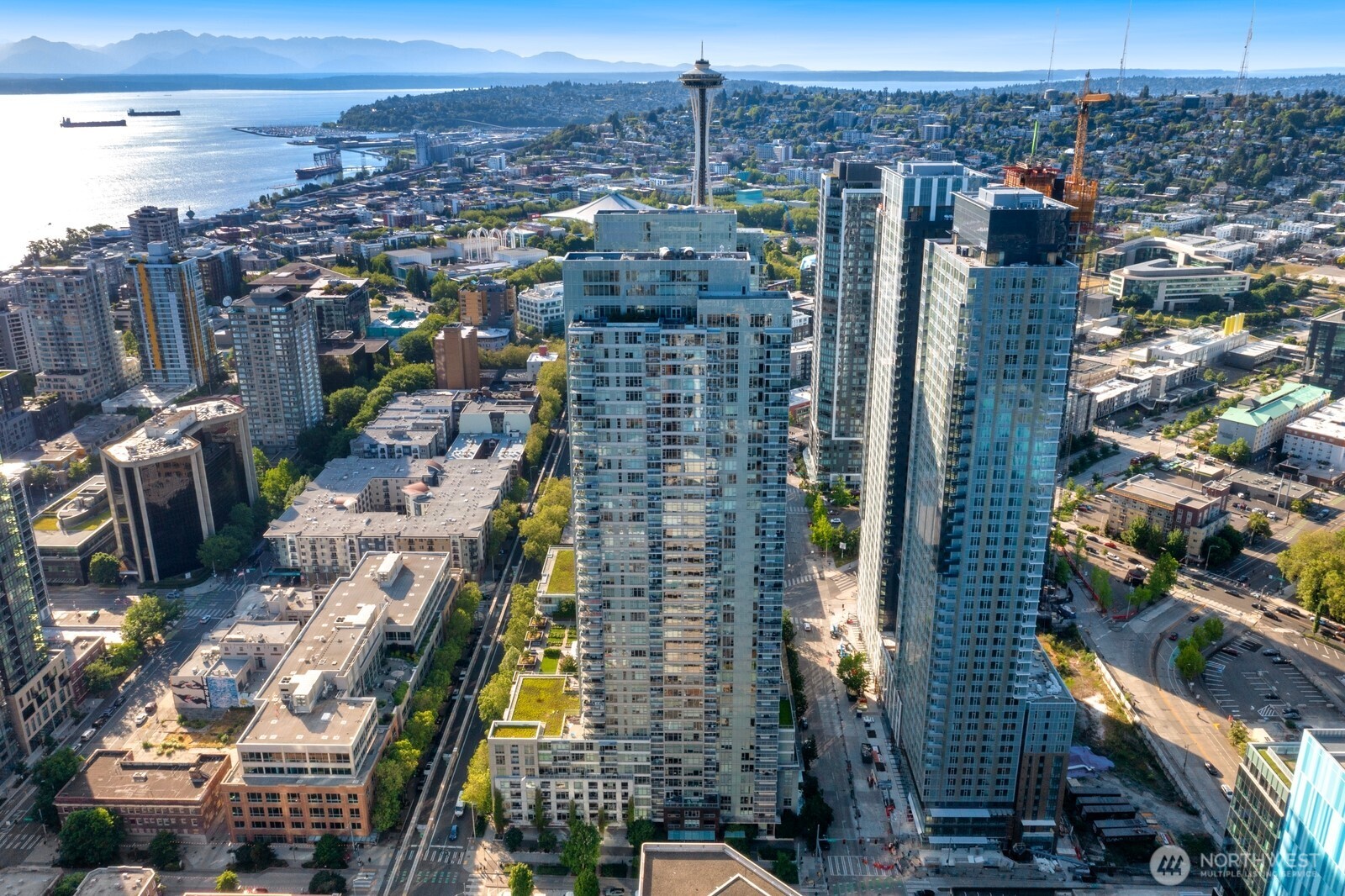 588 Bell Street Unit: 2102S