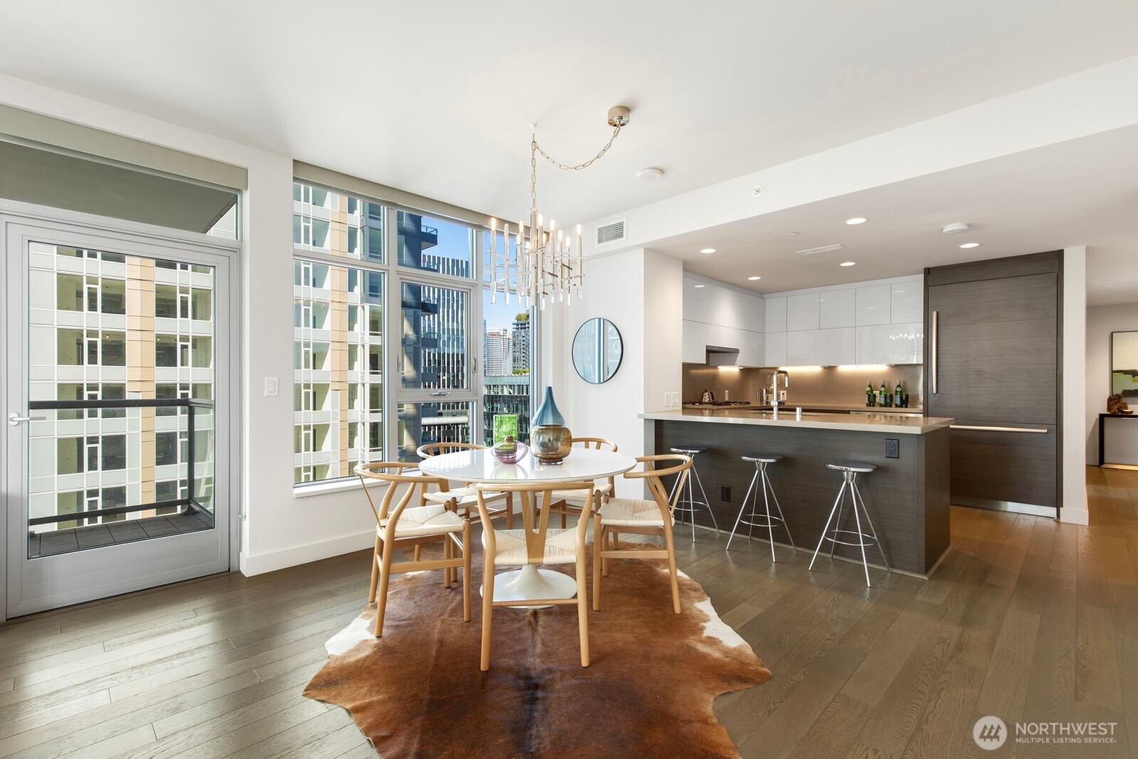 588 Bell Street Unit: 2102S