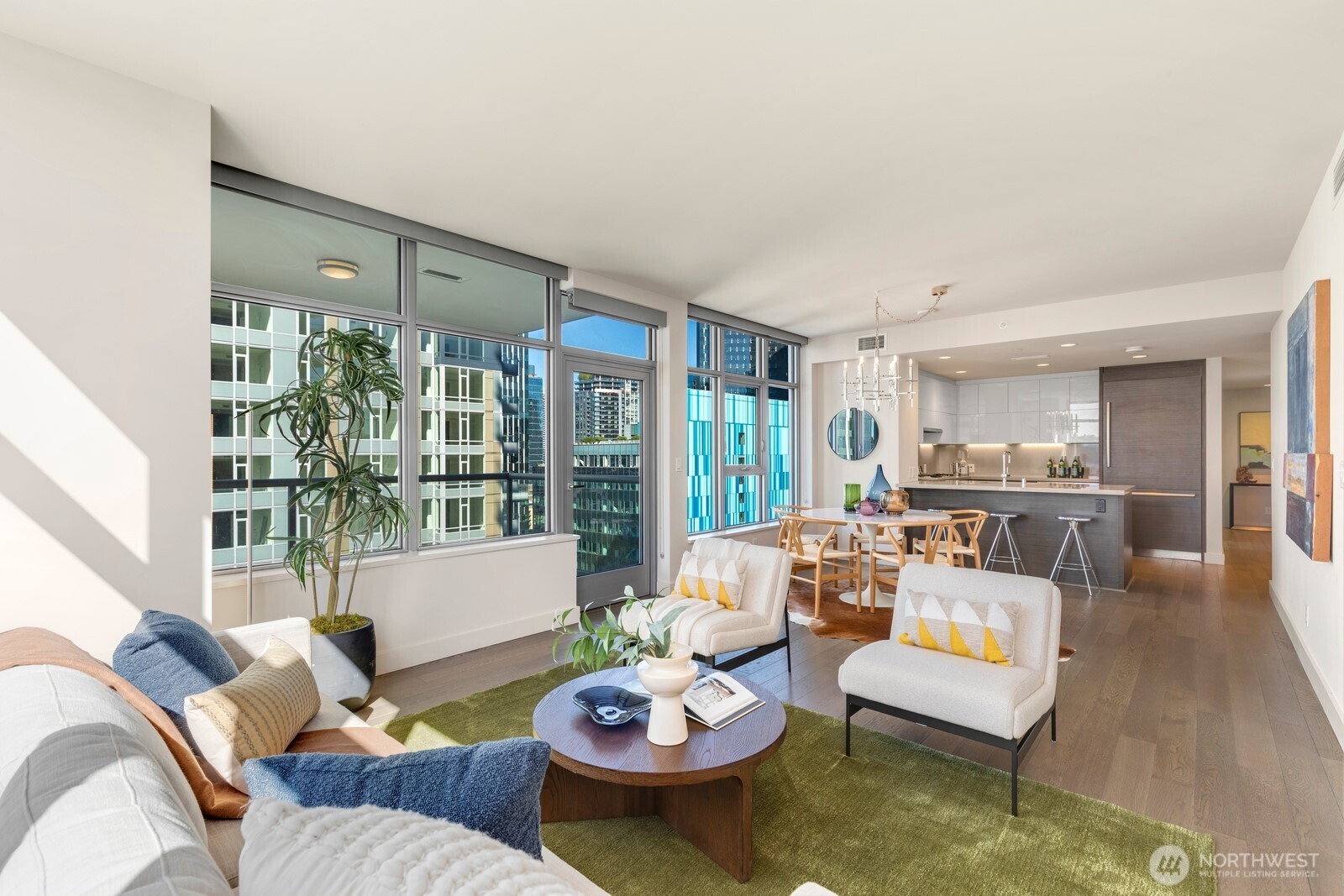 588 Bell Street Unit: 2102S