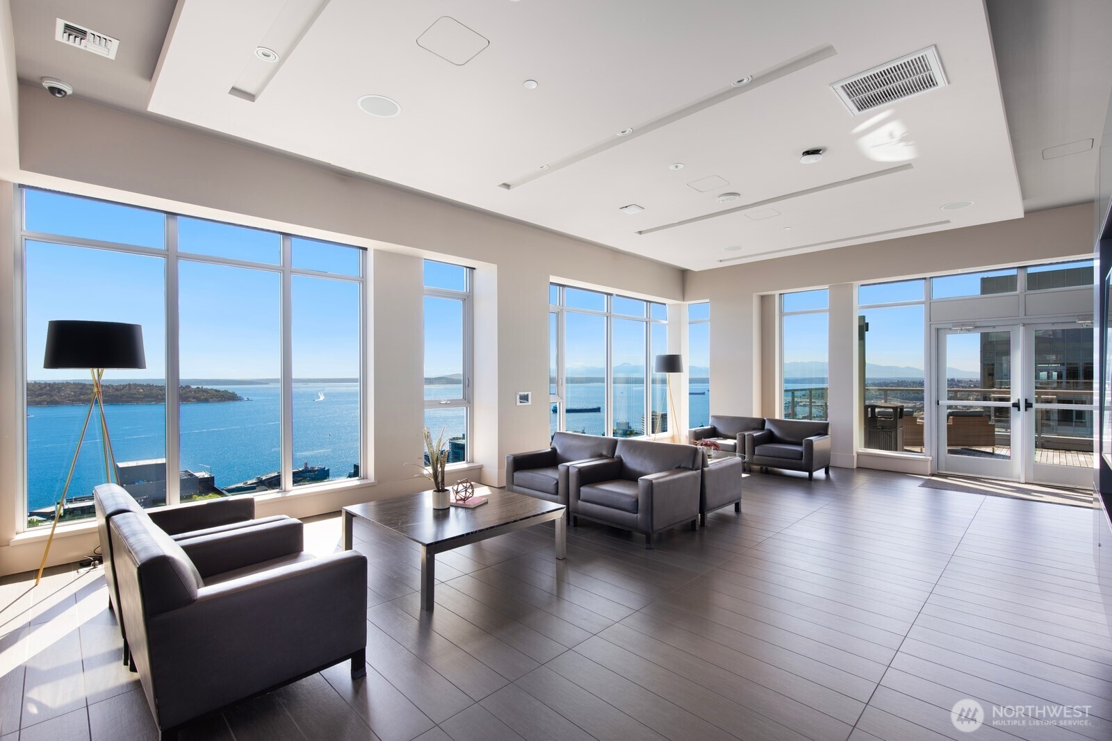 588 Bell Street Unit: 2102S