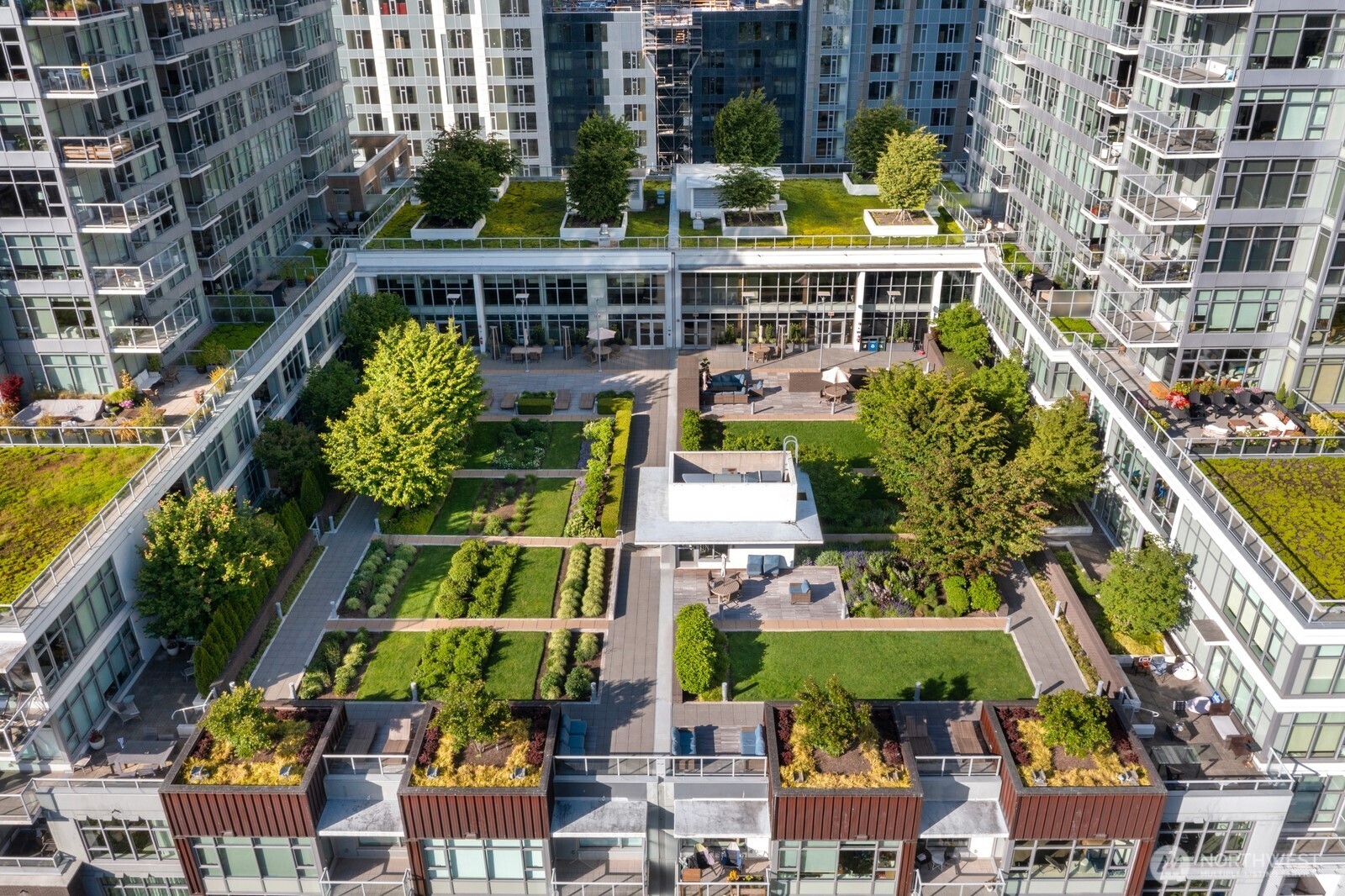 588 Bell Street Unit: 2102S
