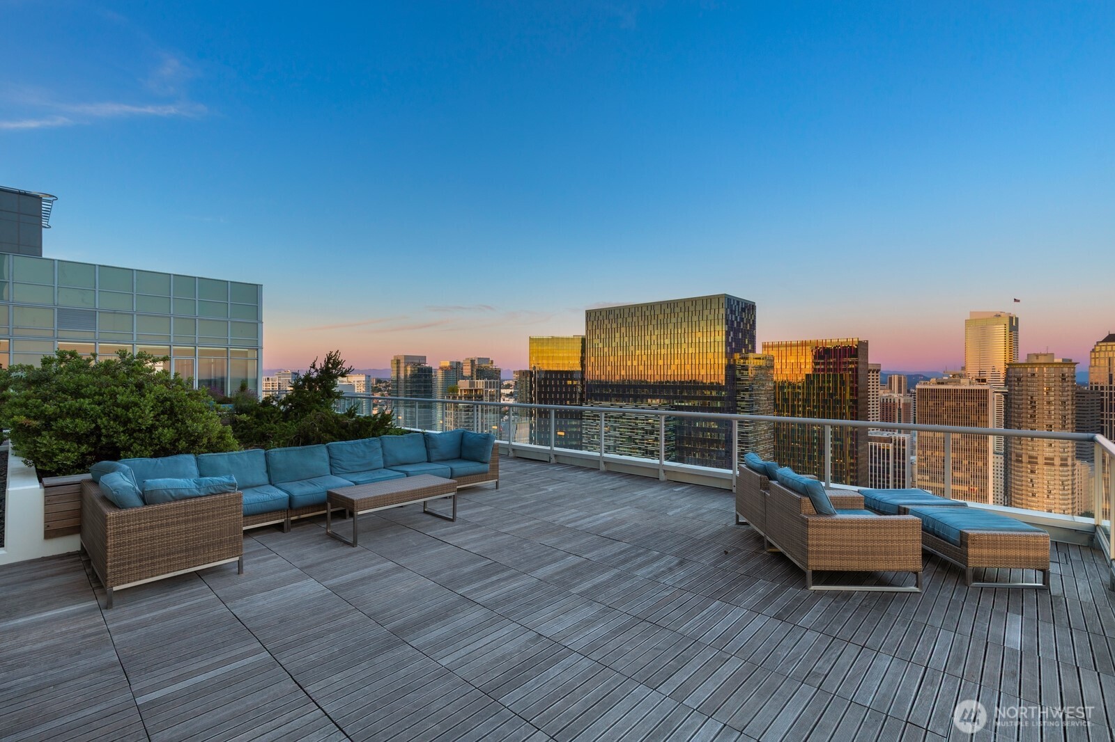 588 Bell Street Unit: 2102S