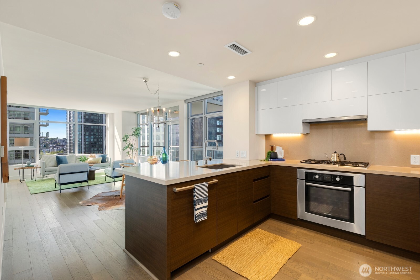 588 Bell Street Unit: 2102S