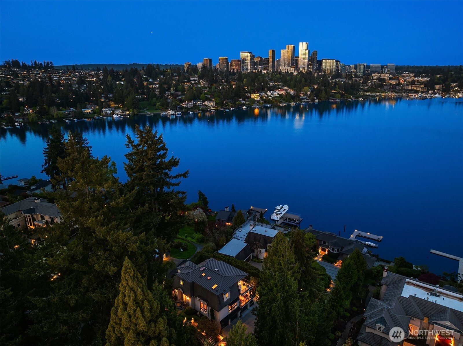 232 Overlake Drive E