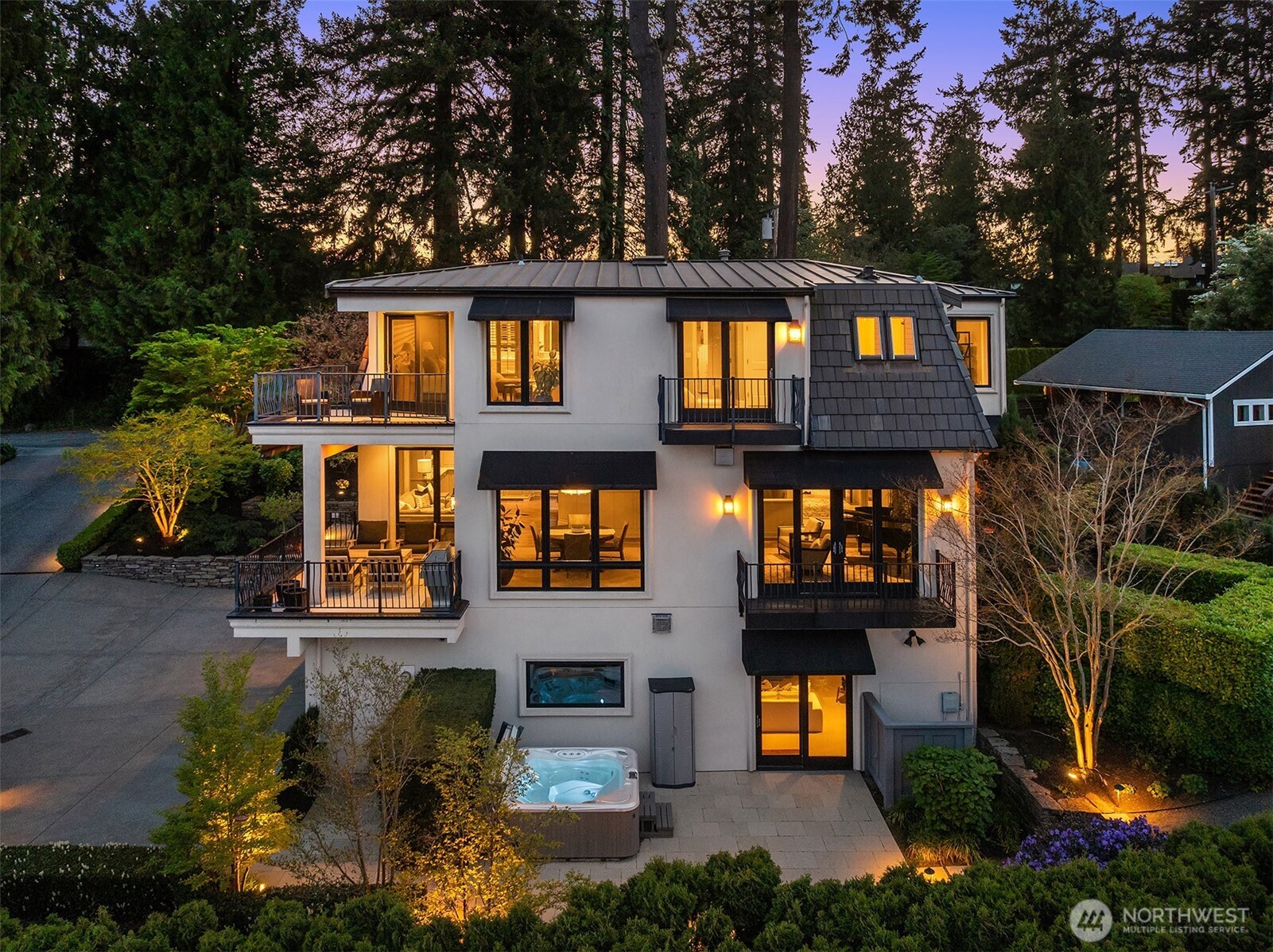 232 Overlake Drive E